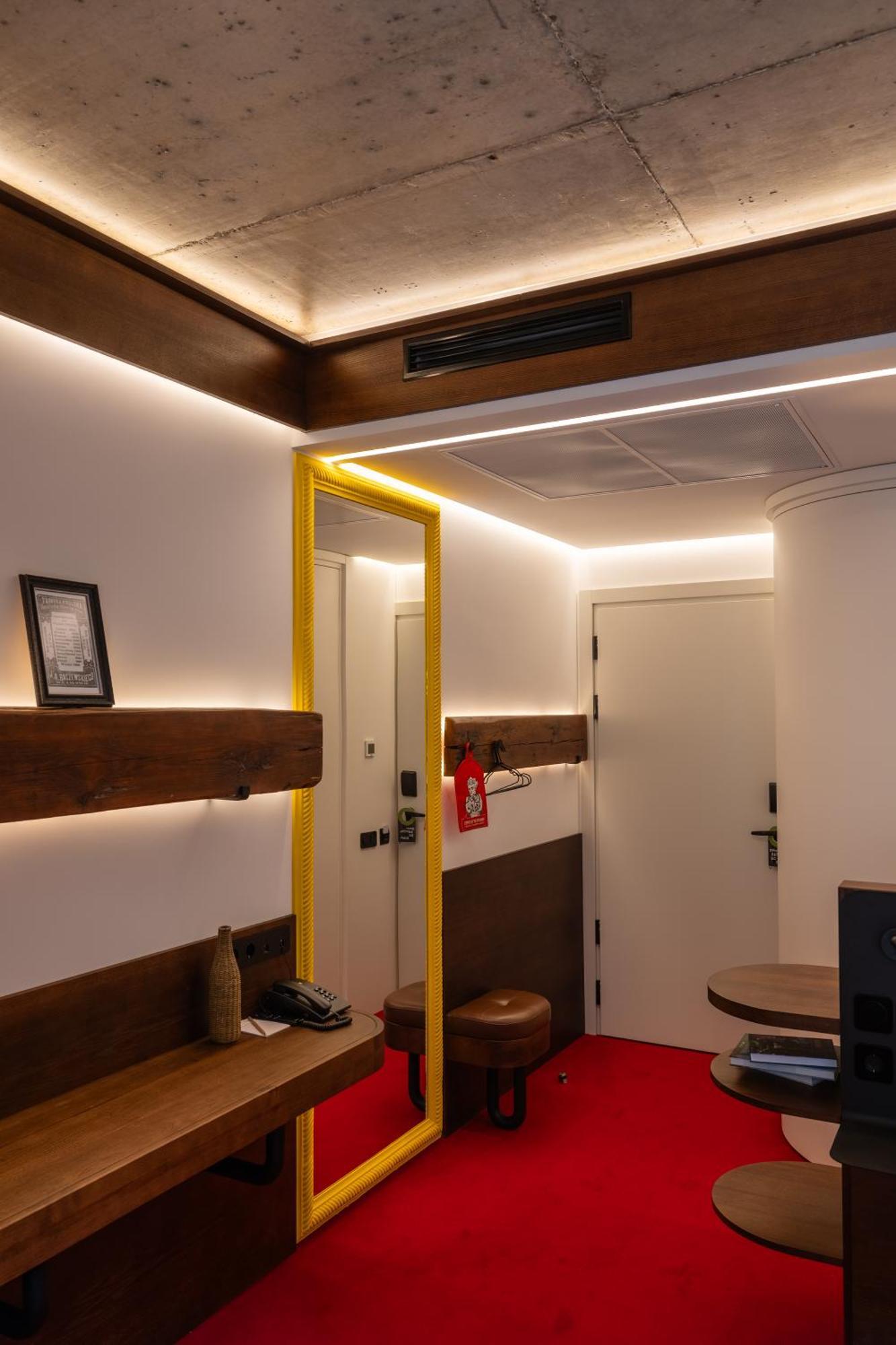 !Fest Hotel Rynok Square Lviv Exterior foto